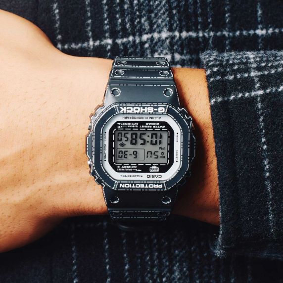 Casio G-Shock Digital 5600 Series Limited DW-5600RGM-1ER